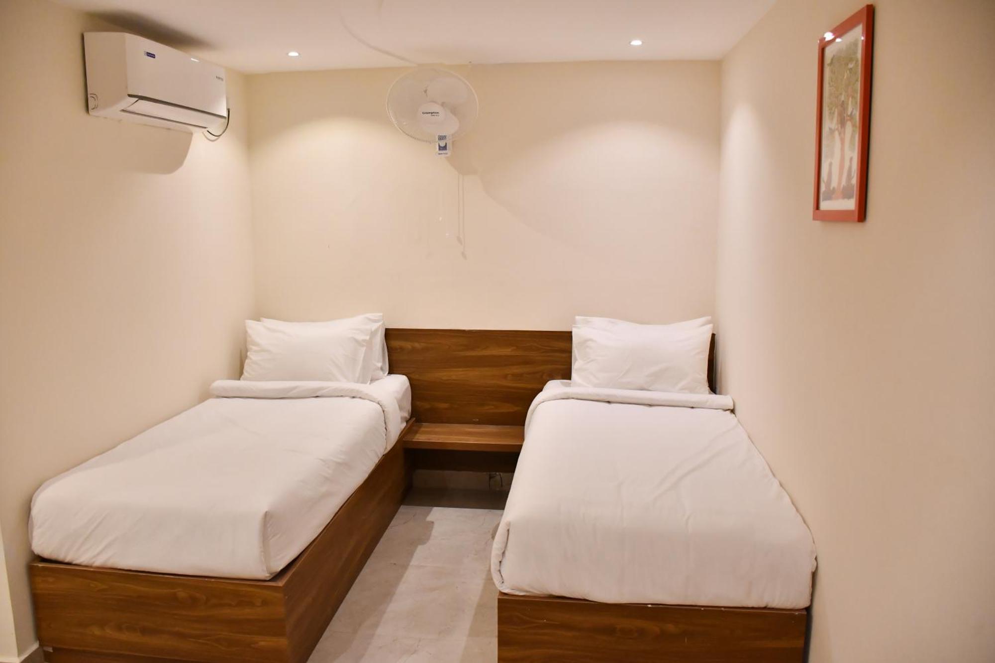 Dhruv Elite And Banquets Hotel Hyderabad Ngoại thất bức ảnh